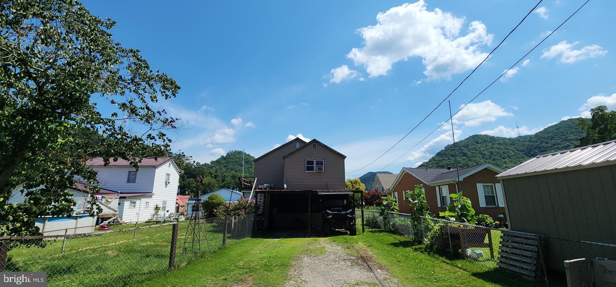 502 Alexander Street Cedar Grove, WV 25039 - Photo 3 of 63