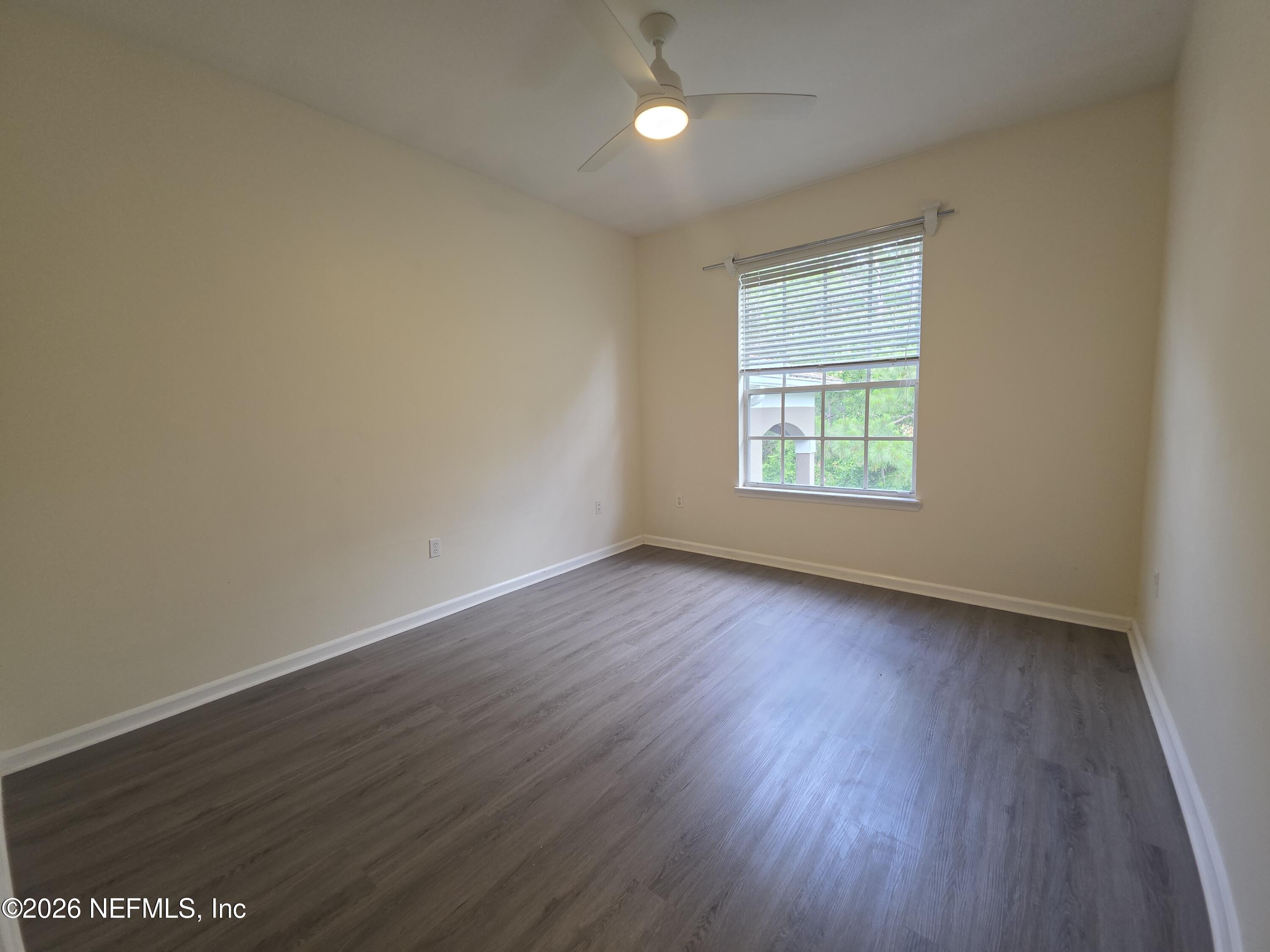 10550 Baymeadows Road, Unit 829 Jacksonville, FL 32256 - Photo 4 of 15 Master Bedroom