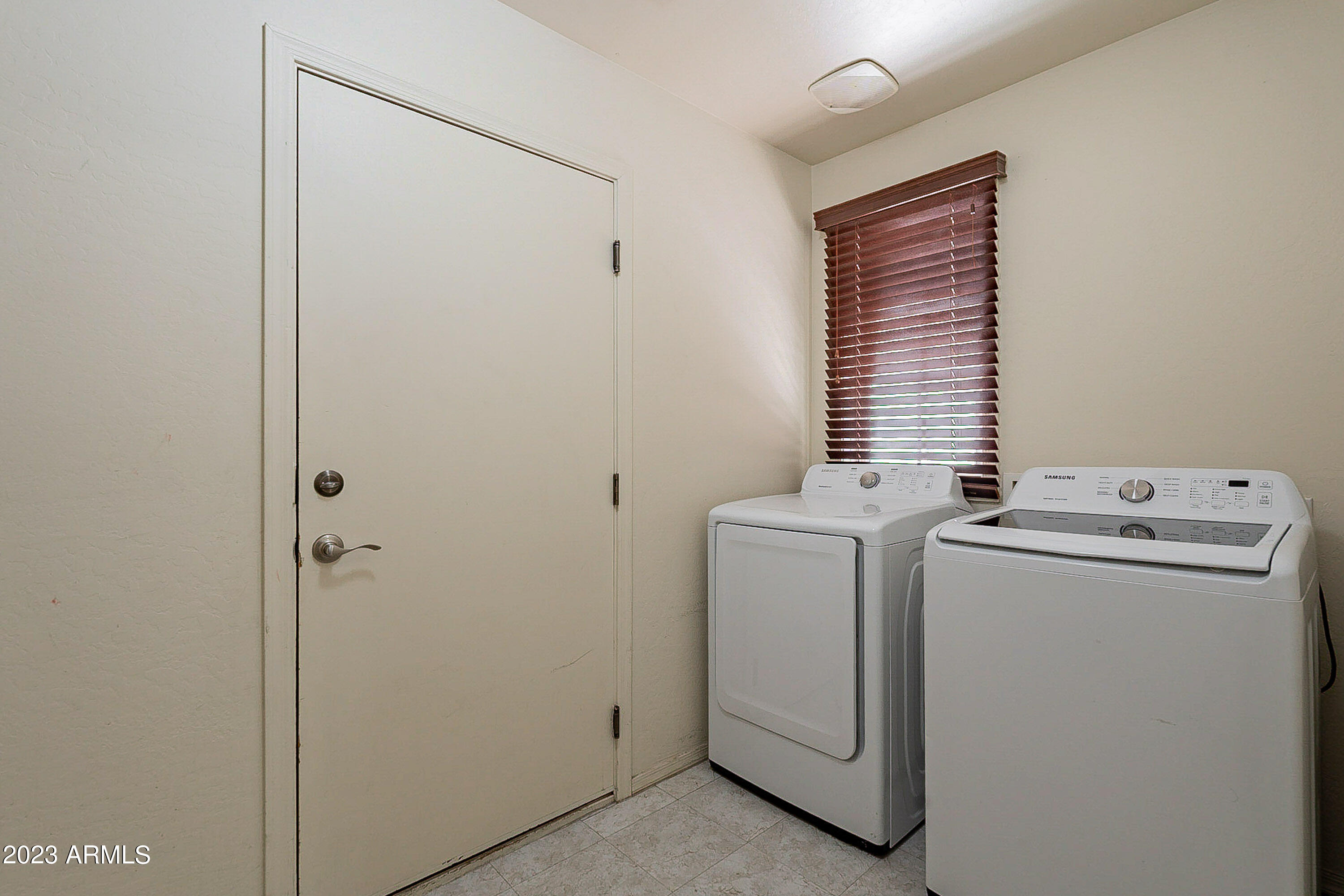 2622 South Alpine Drive Gilbert, AZ 85295 - Photo 17 of 99 .