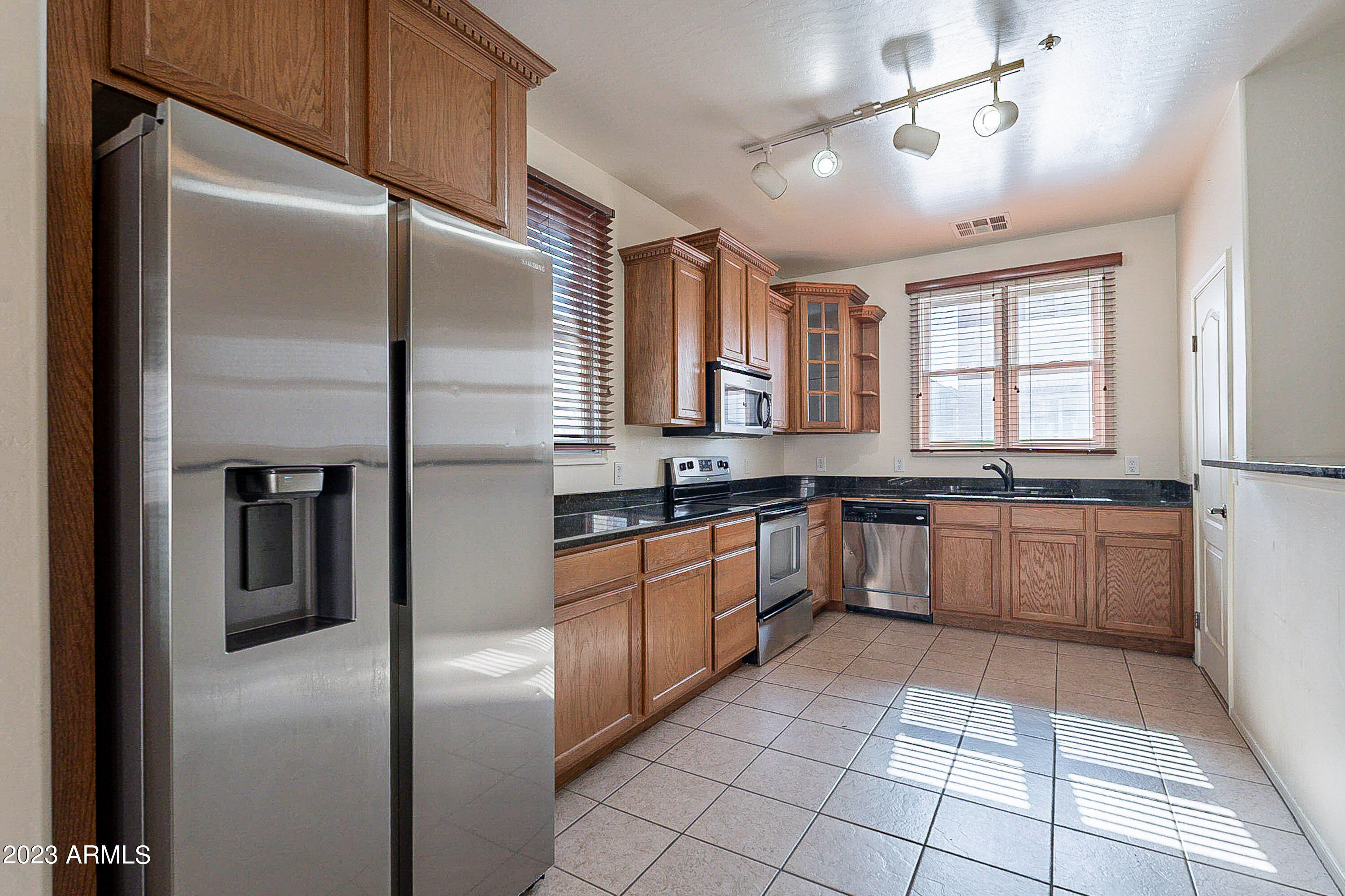 2622 South Alpine Drive Gilbert, AZ 85295 - Photo 21 of 99 .