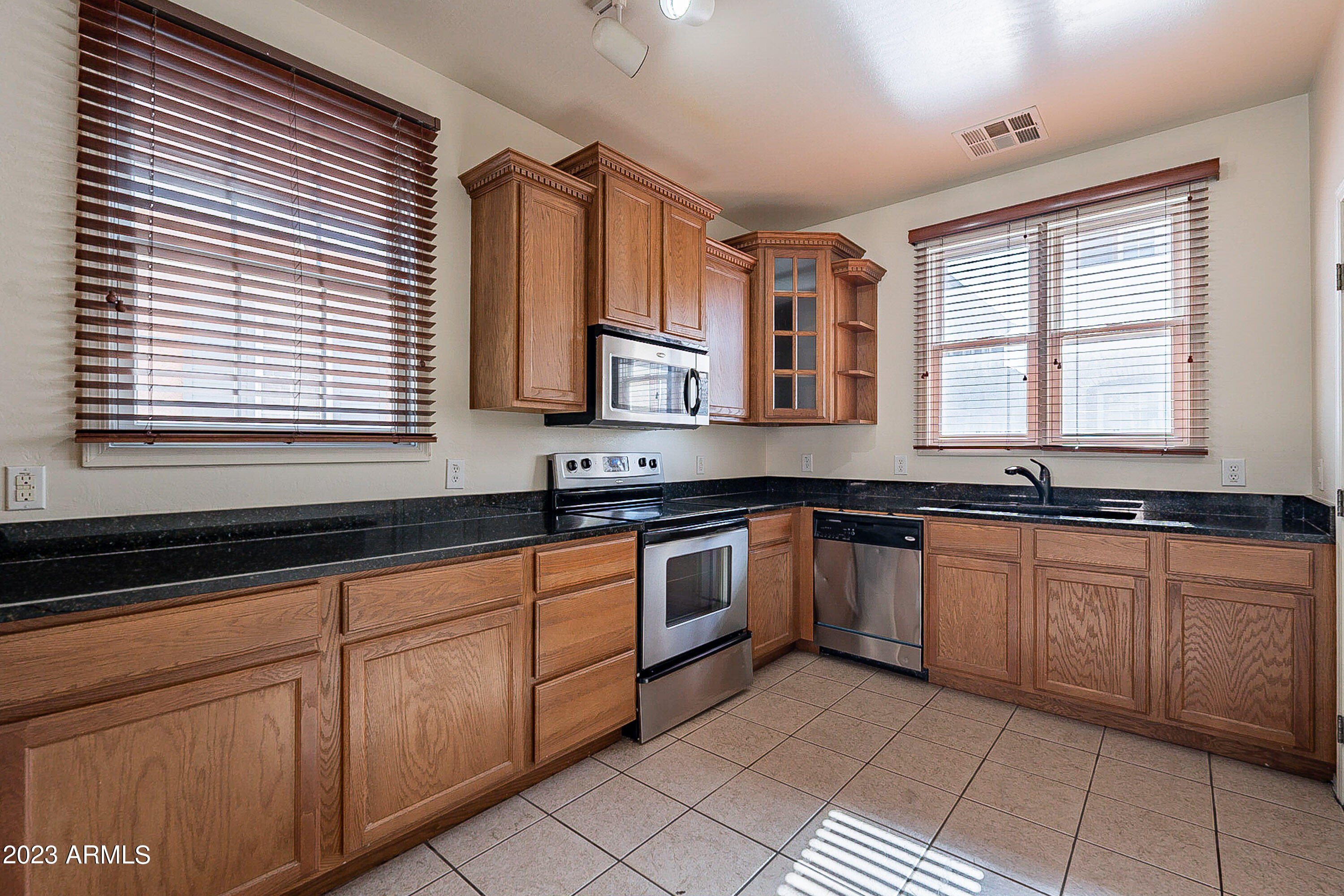 2622 South Alpine Drive Gilbert, AZ 85295 - Photo 22 of 99 .