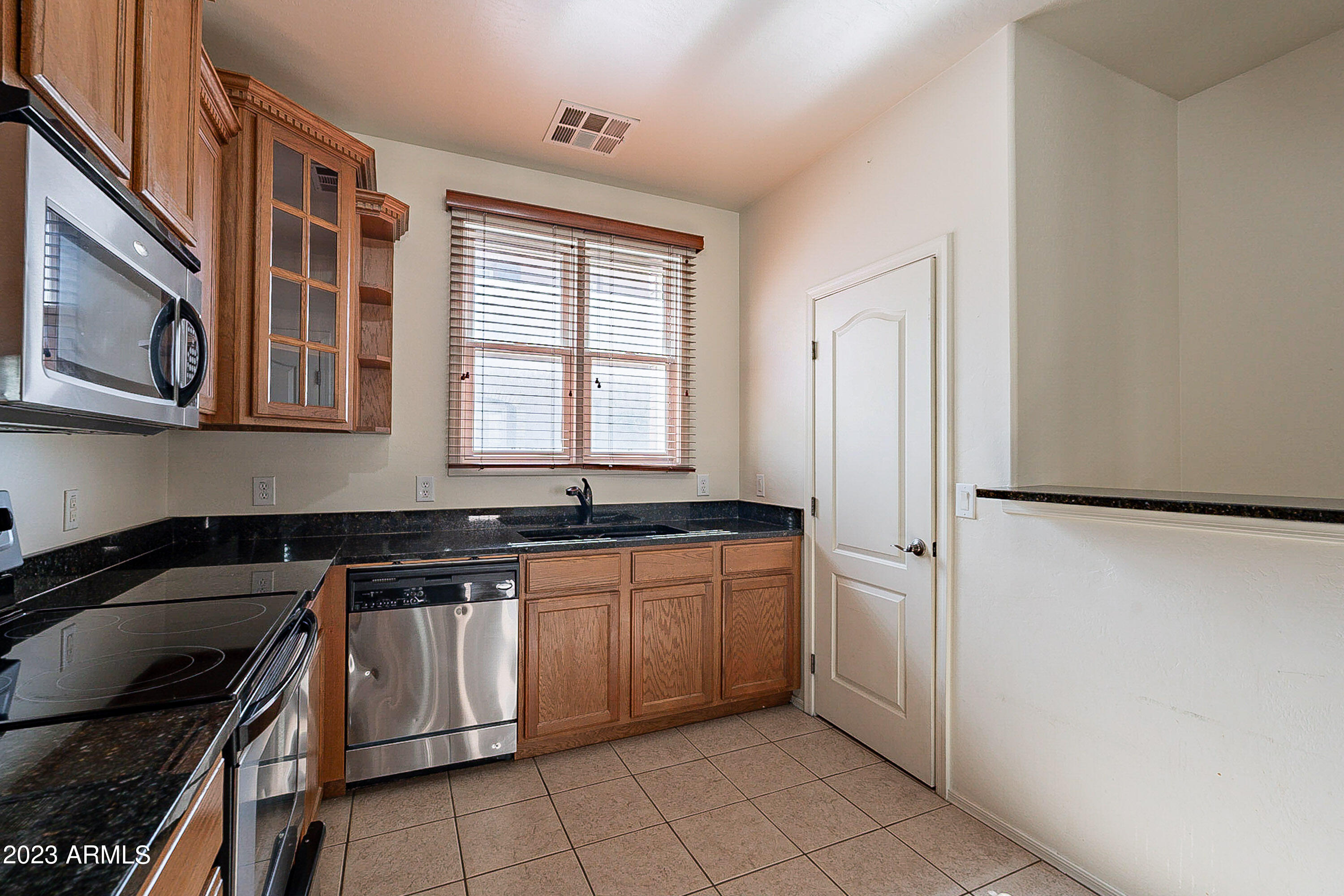 2622 South Alpine Drive Gilbert, AZ 85295 - Photo 27 of 99 .