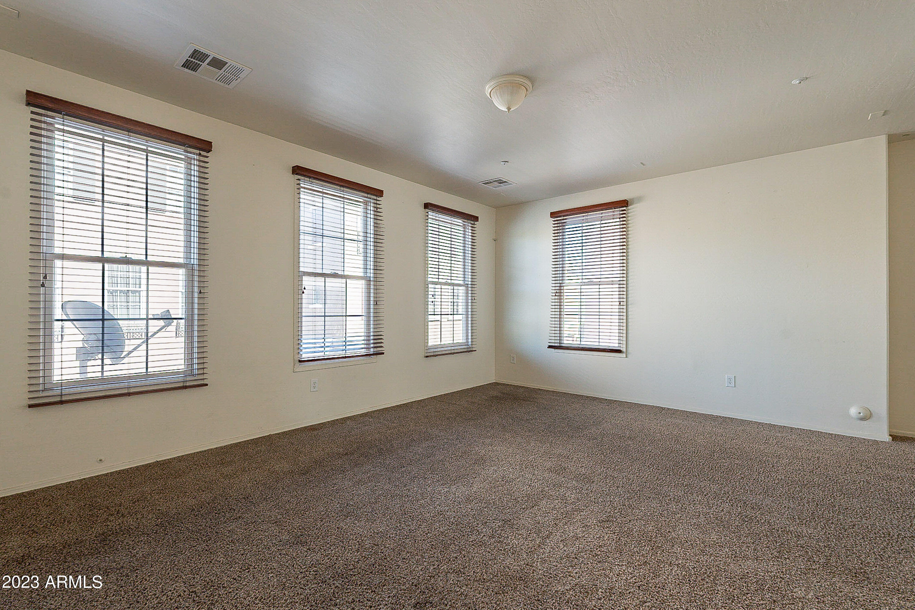 2622 South Alpine Drive Gilbert, AZ 85295 - Photo 38 of 99 .