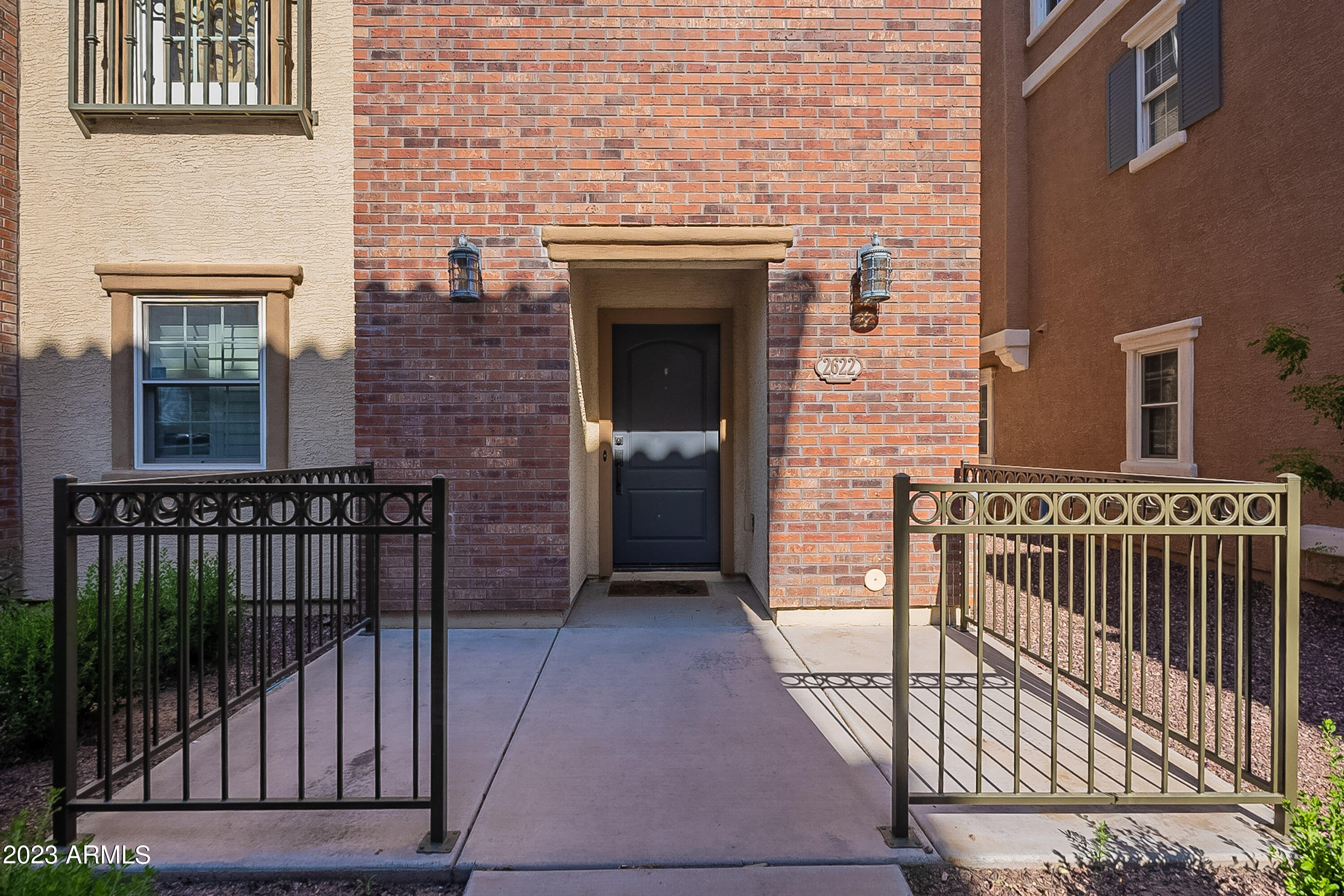 2622 South Alpine Drive Gilbert, AZ 85295 - Photo 5 of 99 .