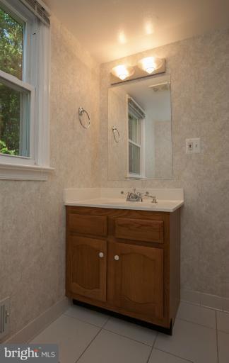 3826 Gallows Road Annandale, VA 22003 - Photo 5 of 30 Bath