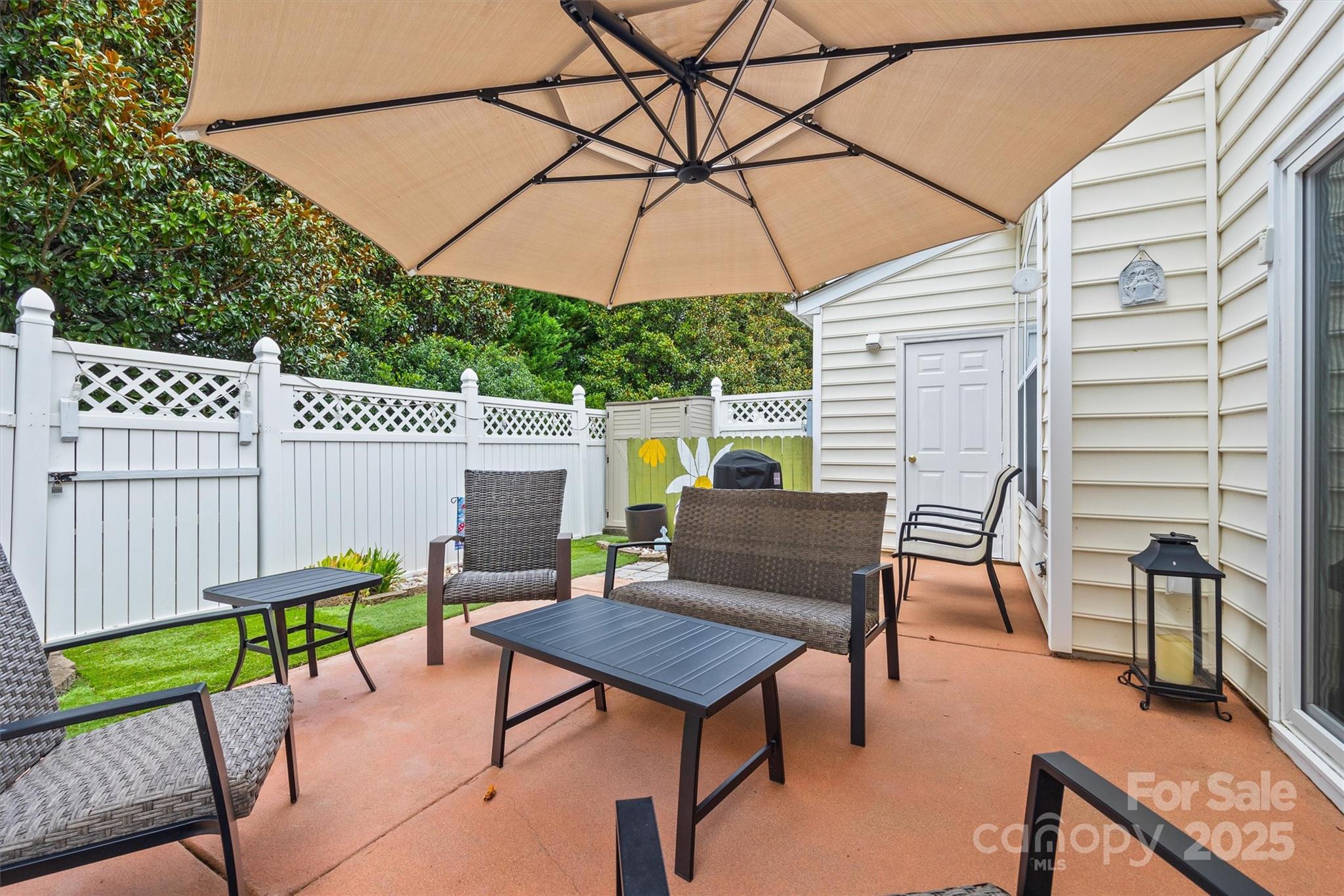 316 Tinder Box Lane Fort Mill, SC 29708 - Photo 24 of 28 a view of a chairs and table in the patio