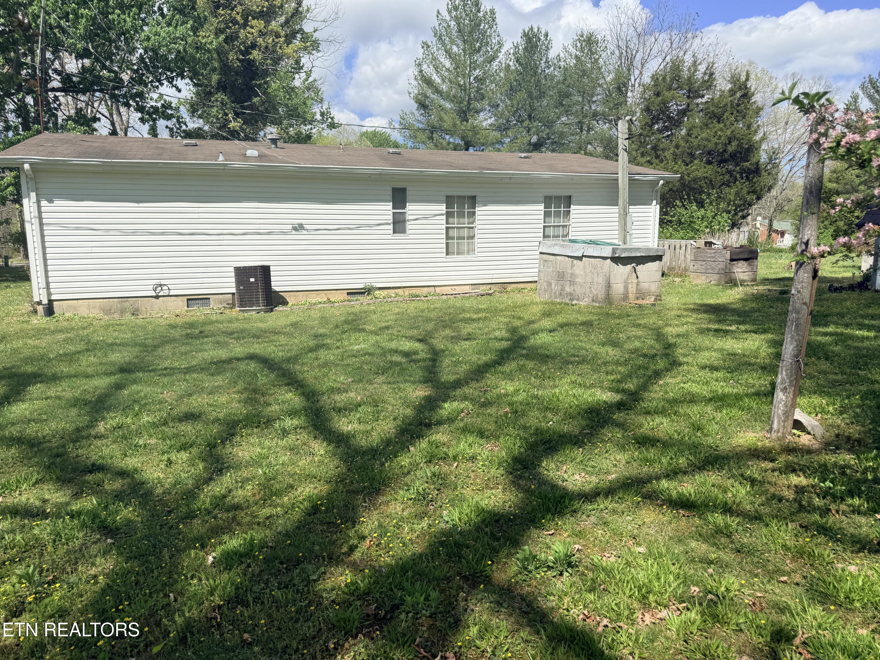 1243 Franklin Loop Clarkrange, TN 38553 - Photo 3 of 18 IMG_3547