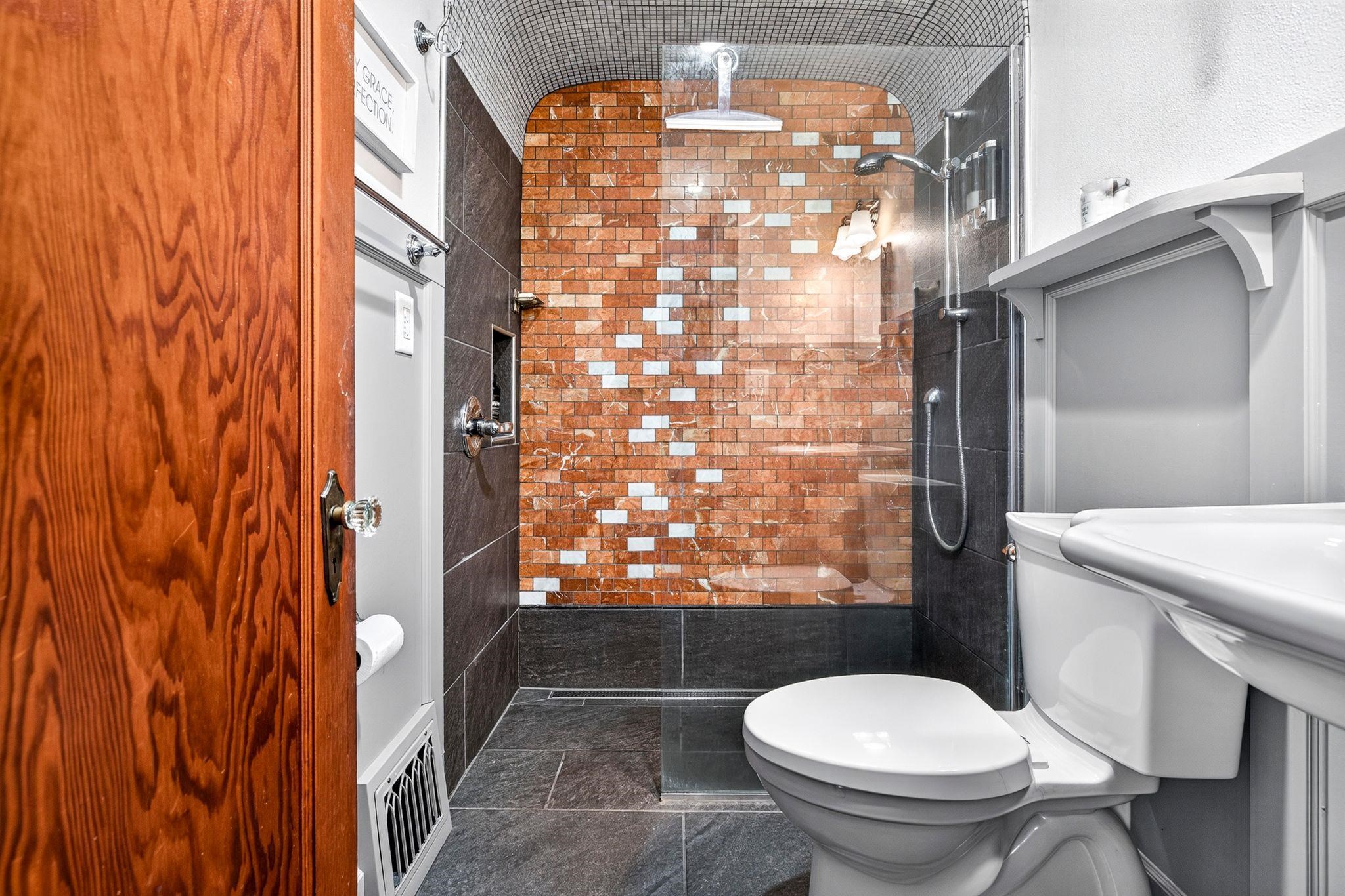 1740 North Clark Street Appleton, WI 54911 - Photo 20 of 49 Gallery Image 20