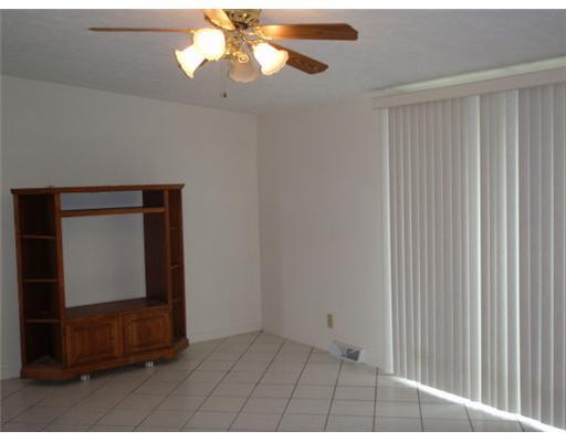 47252 Bemis Road Belleville, MI 48111 - Photo 4 of 10 Photo 4