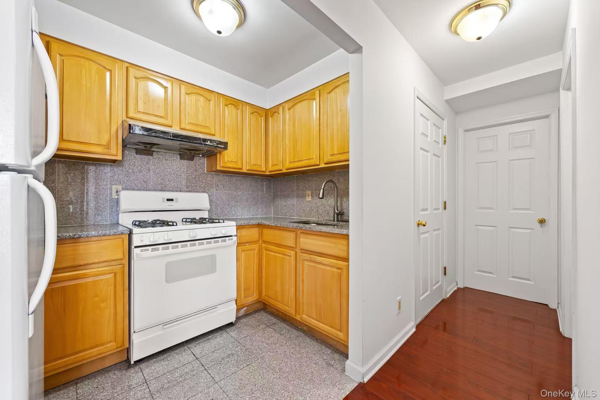 137-08 31st Road, Unit 6D Queens, NY 11354 - Photo 9 of 21