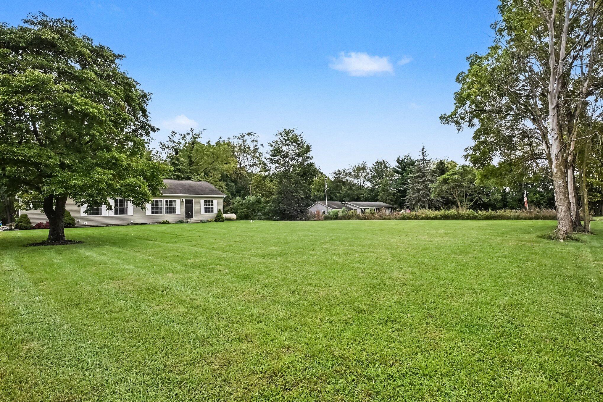 1822 Thomson Road Niles, MI 49120 - Photo 29 of 36 029_file_6307