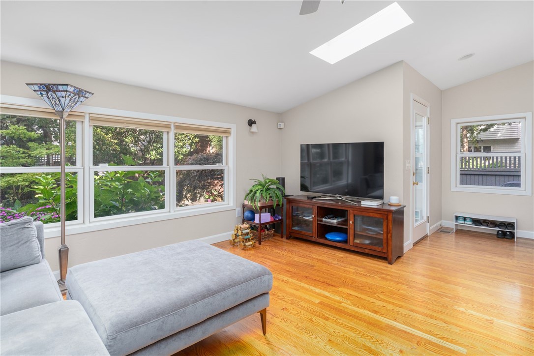 70 Wingate Road Providence, RI 02906 - Photo 14 of 50