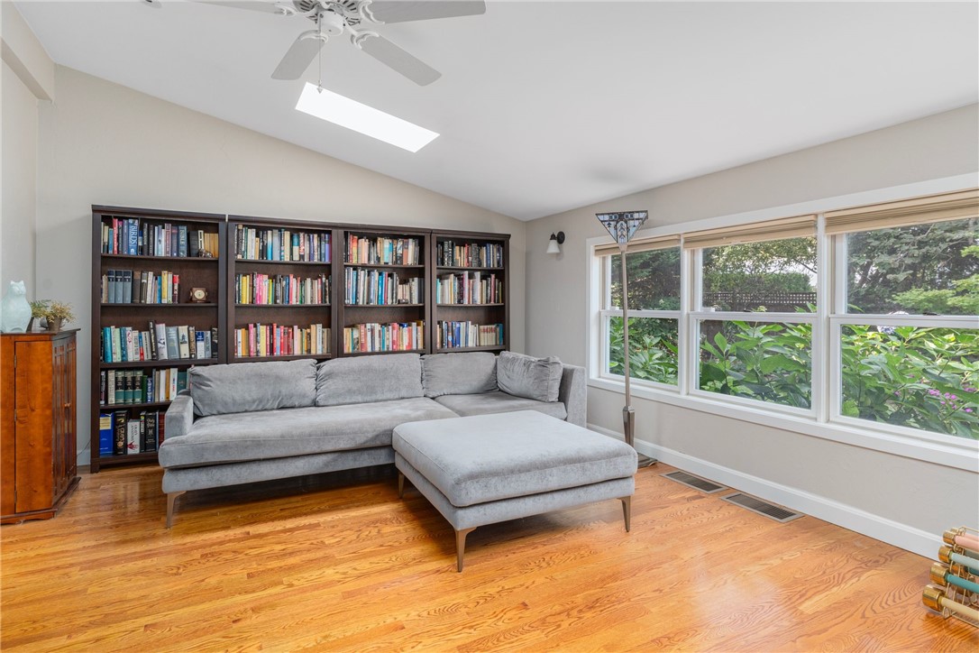 70 Wingate Road Providence, RI 02906 - Photo 15 of 50