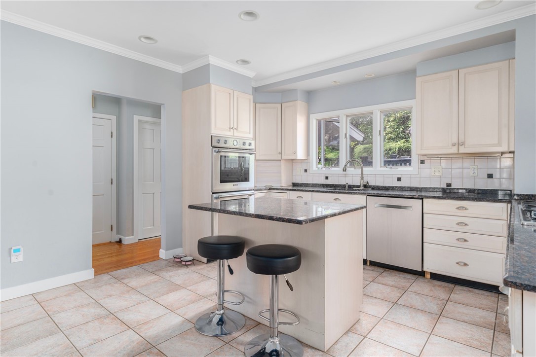 70 Wingate Road Providence, RI 02906 - Photo 21 of 50