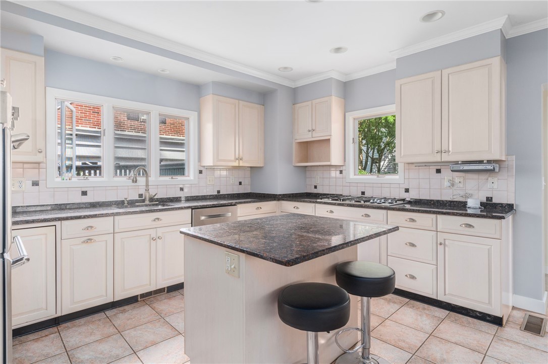 70 Wingate Road Providence, RI 02906 - Photo 23 of 50