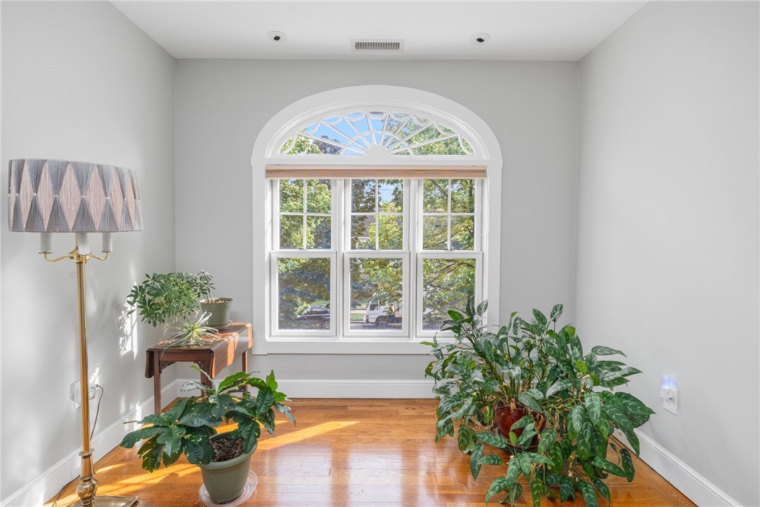 70 Wingate Road Providence, RI 02906 - Photo 27 of 50