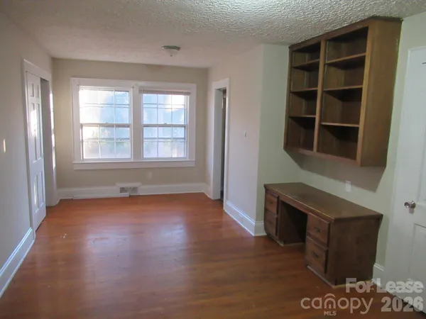 $1,600 | 505 South Cedar Street, Lincolnton, NC 28092