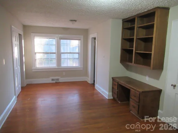 $1,600 | 505 South Cedar Street, Lincolnton, NC 28092