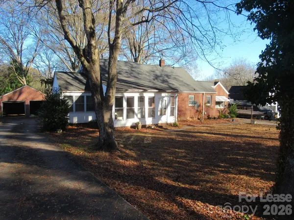 $1,600 | 505 South Cedar Street, Lincolnton, NC 28092