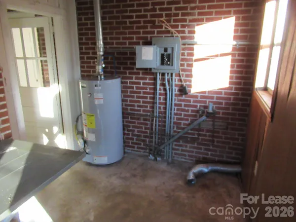 $1,600 | 505 South Cedar Street, Lincolnton, NC 28092