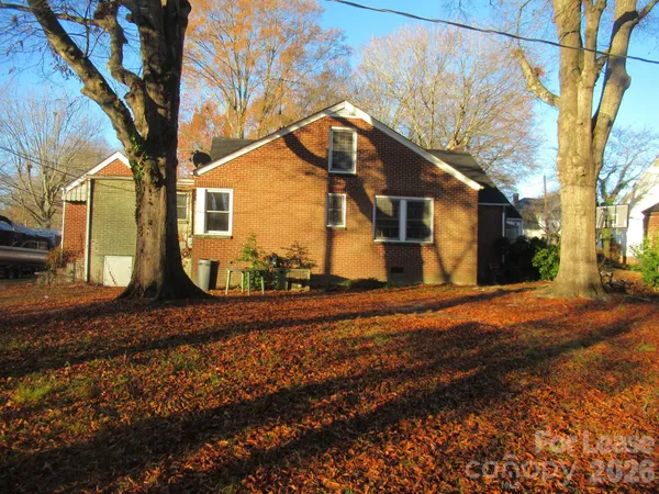 $1,600 | 505 South Cedar Street, Lincolnton, NC 28092