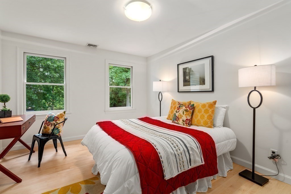 36 Duffield Road Newton, MA 02466 - Photo 13 of 24