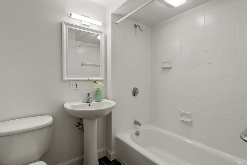 36 Duffield Road Newton, MA 02466 - Photo 20 of 24