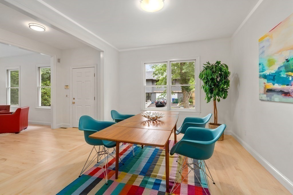 36 Duffield Road Newton, MA 02466 - Photo 3 of 24