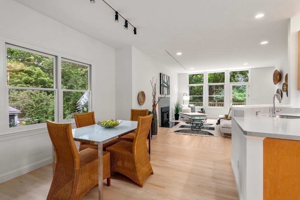 36 Duffield Road Newton, MA 02466 - Photo 5 of 24