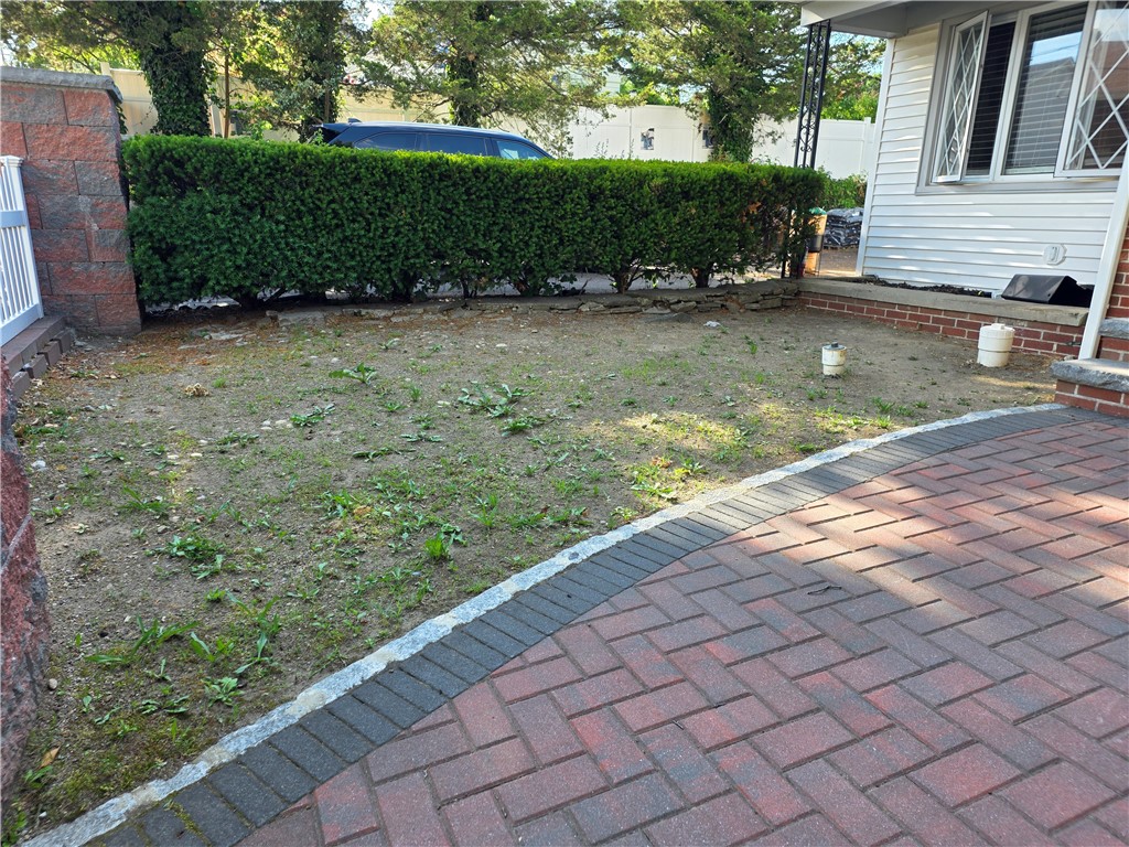 121 Barbara Street Providence, RI 02909 - Photo 4 of 45