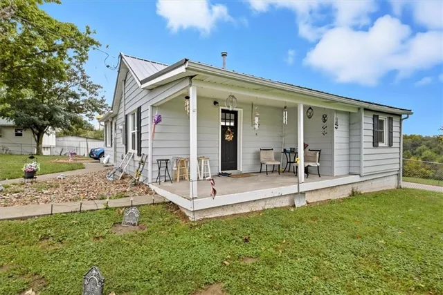 $179,900 | 13547 Old Marvin Road, Versailles, MO 65084