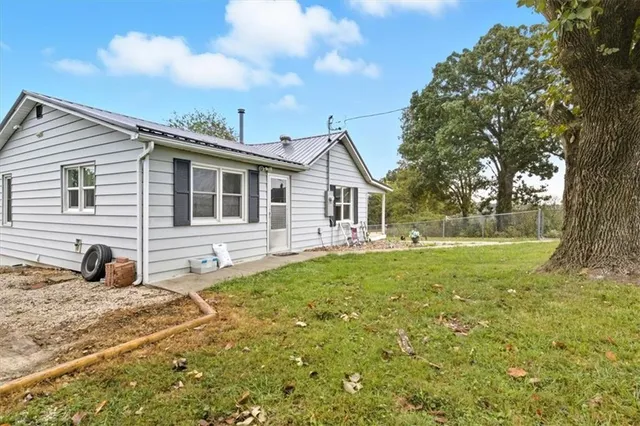 $179,900 | 13547 Old Marvin Road, Versailles, MO 65084