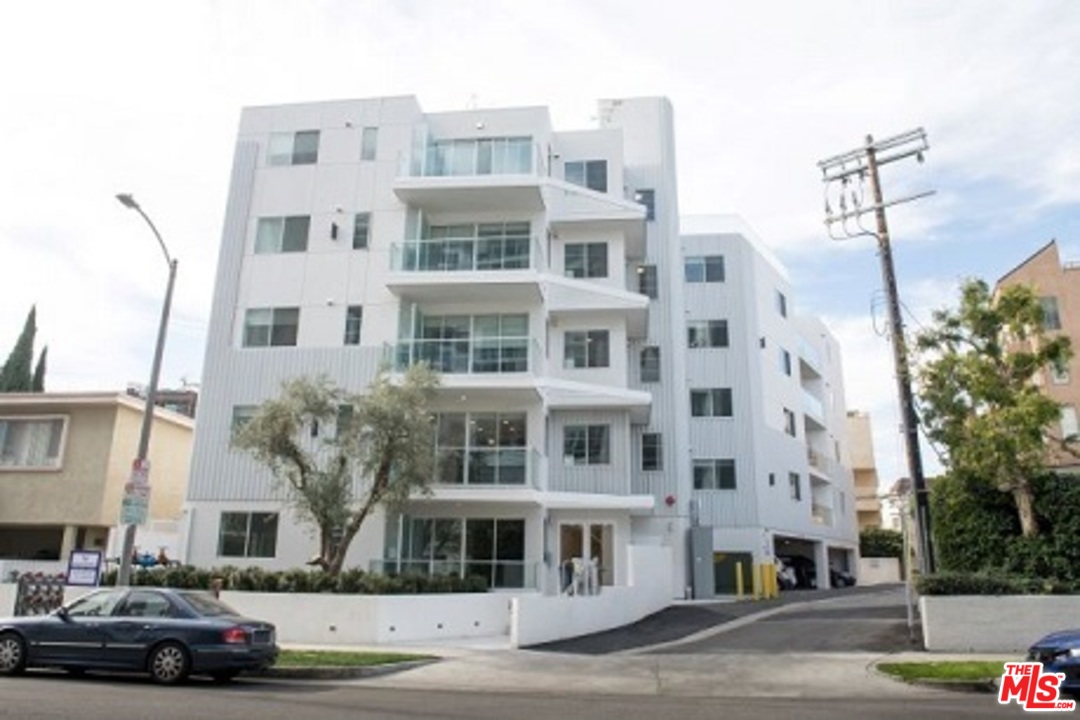415 Le Doux Road, Unit 202 Los Angeles, CA 90048 - Photo 1 of 20
