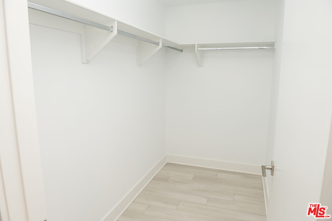 415 Le Doux Road, Unit 202 Los Angeles, CA 90048 - Photo 13 of 20