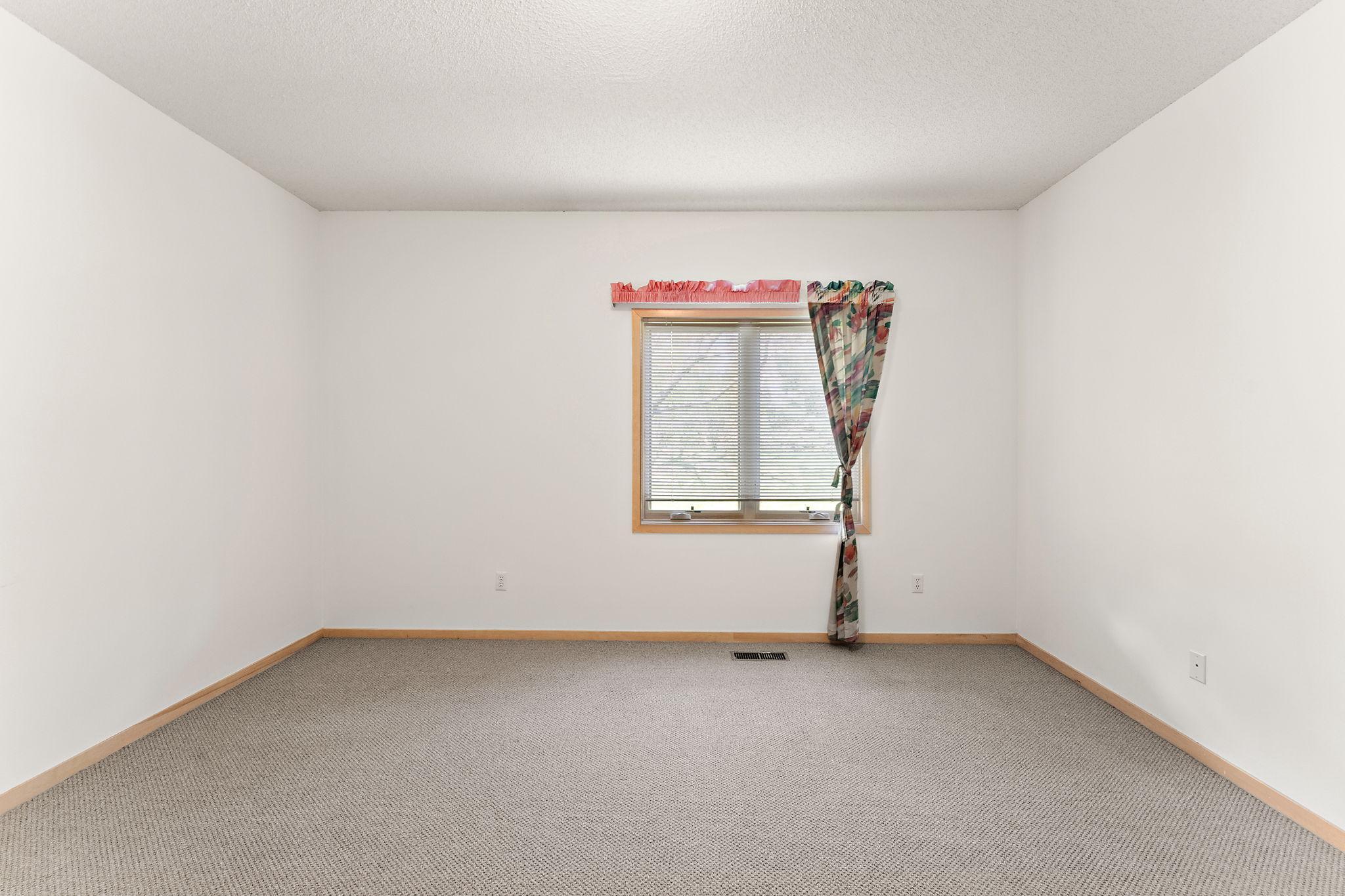 8914 Hilloway Road Eden Prairie, MN 55347 - Photo 37 of 45