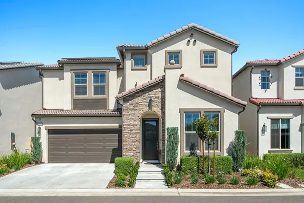 $775,000 | 1530 East Via Lupino Drive, Fresno, CA 93730