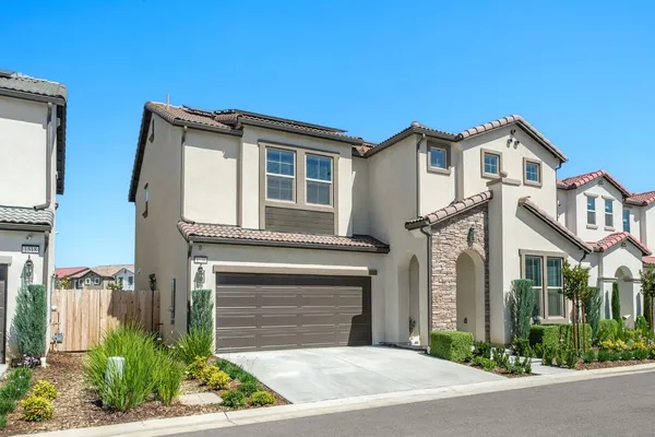 $775,000 | 1530 East Via Lupino Drive, Fresno, CA 93730