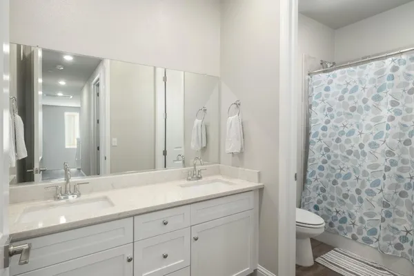 $775,000 | 1530 East Via Lupino Drive, Fresno, CA 93730