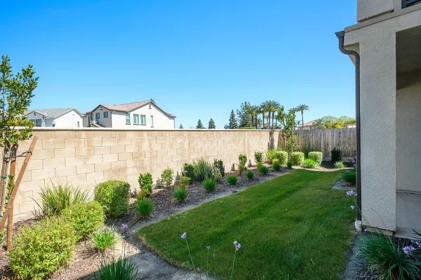 $775,000 | 1530 East Via Lupino Drive, Fresno, CA 93730
