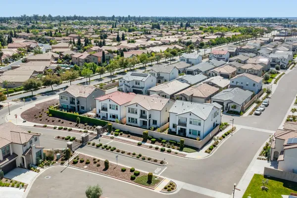 $775,000 | 1530 East Via Lupino Drive, Fresno, CA 93730