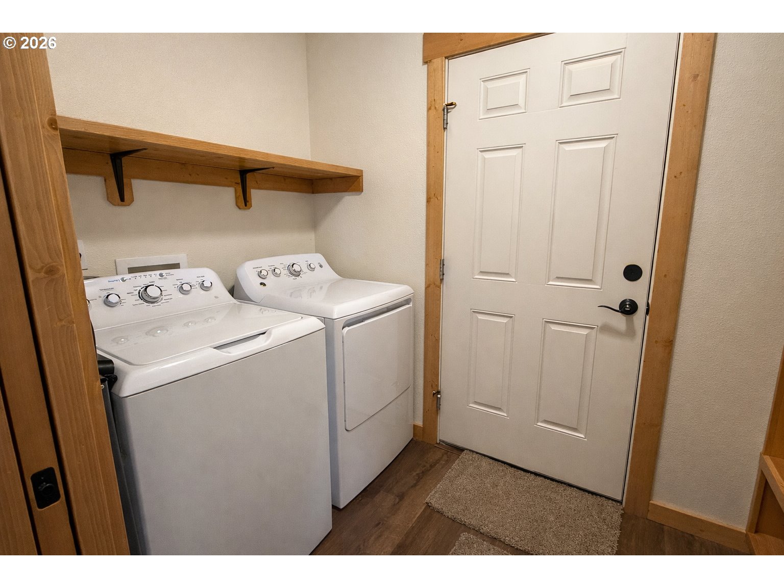 125 Melgard Court Detroit, OR 97342 - Photo 25 of 25 a utility room with dryer and washer