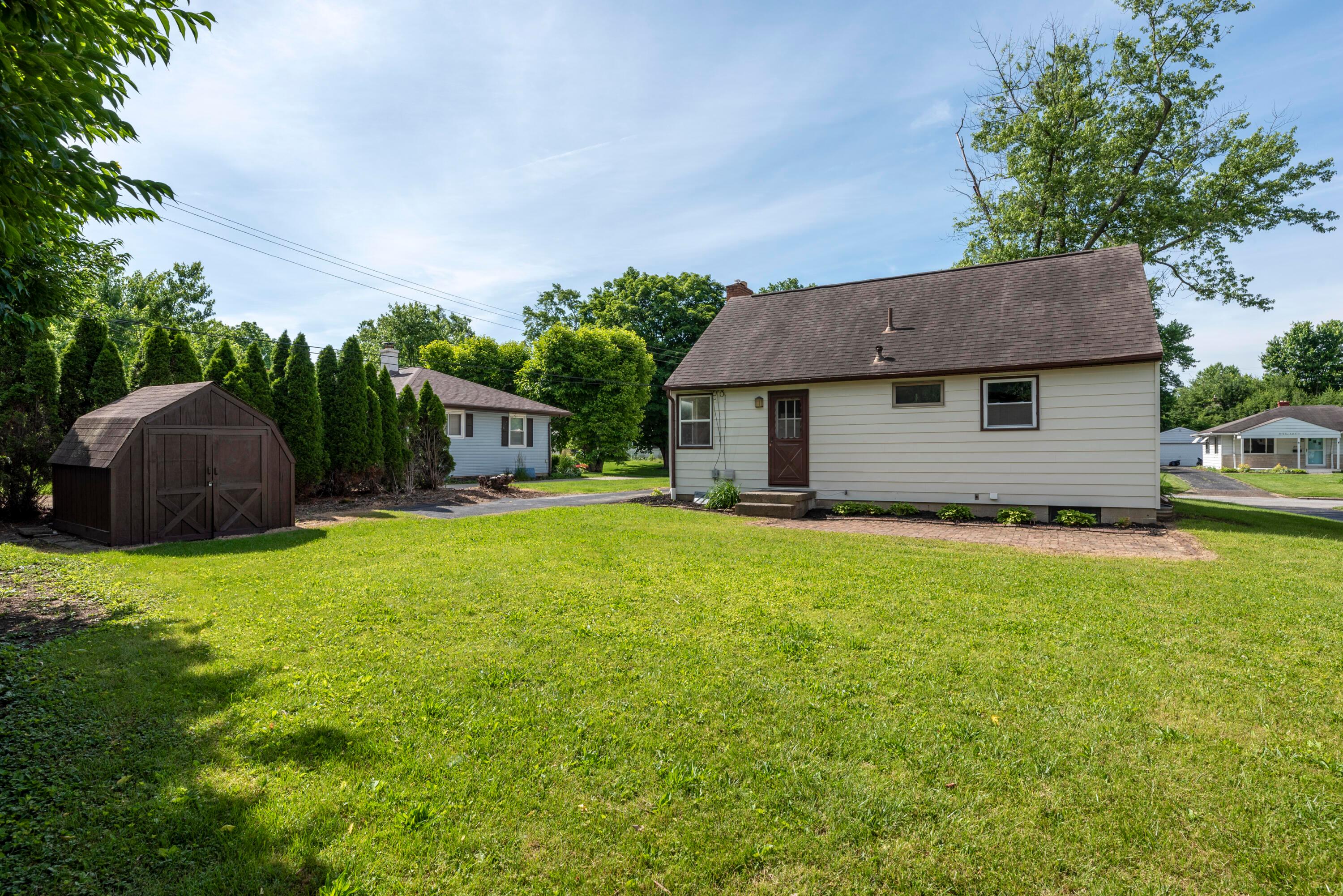 2434 Woodstock Road Columbus, OH 43221 - Photo 35 of 51 MAR_9035