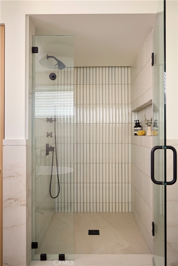 316 24th Street Hermosa Beach, CA 90254 - Photo 15 of 19 a bathroom with a shower