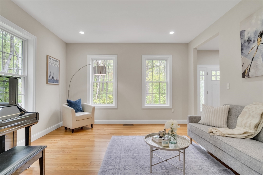 12 Cowdry Hill Road Westford, MA 01886 - Photo 4 of 42