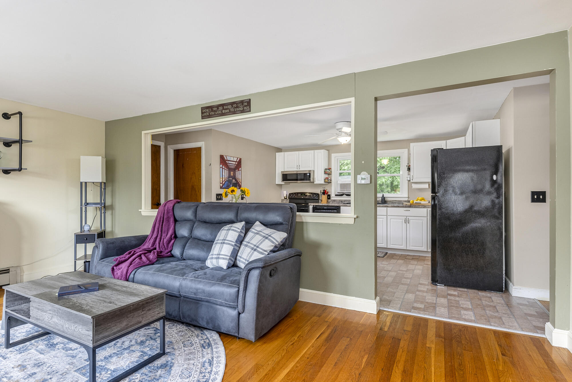 8 Kenneth Road South Portland, ME 04106 - Photo 6 of 37 8 Kenneth_W5_04