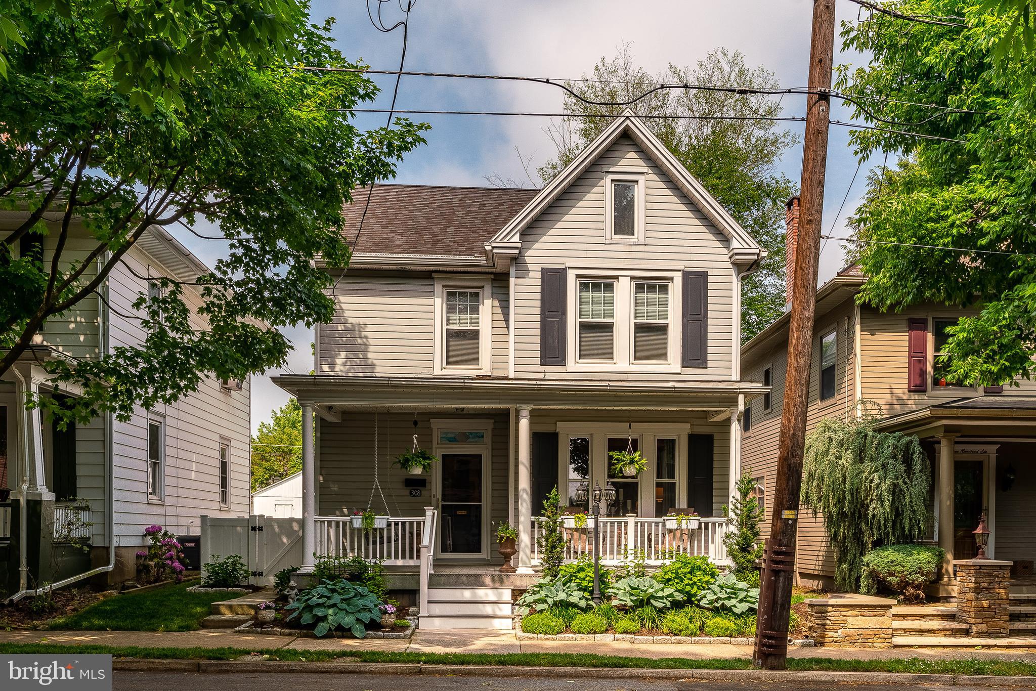 308 South Cedar Street Lititz, PA 17543 - Photo 1 of 37