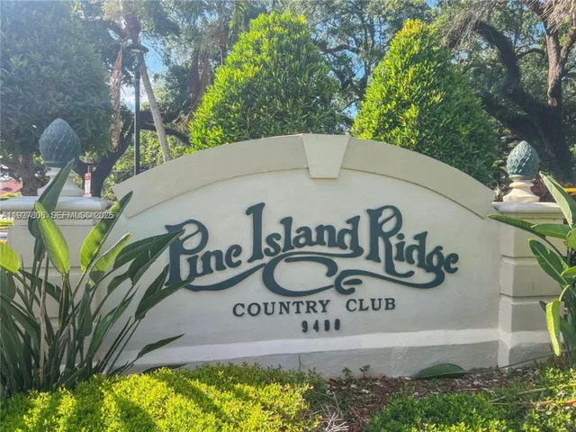 $2,190 | 9431 Live Oak Place, Unit 205, Davie, FL 33324