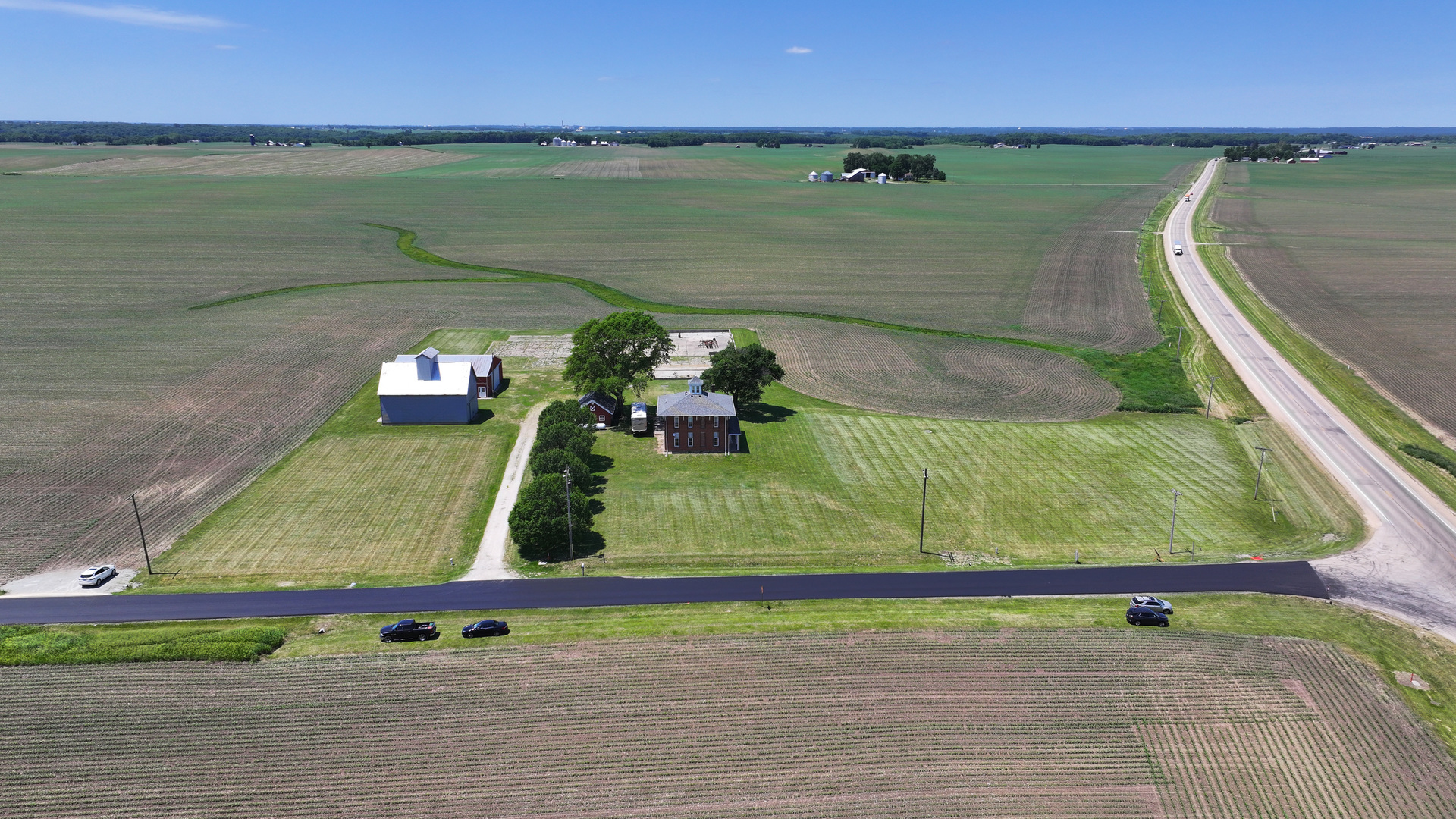 17331 Hillside Road Morrison, IL 61270 - Photo 4 of 34