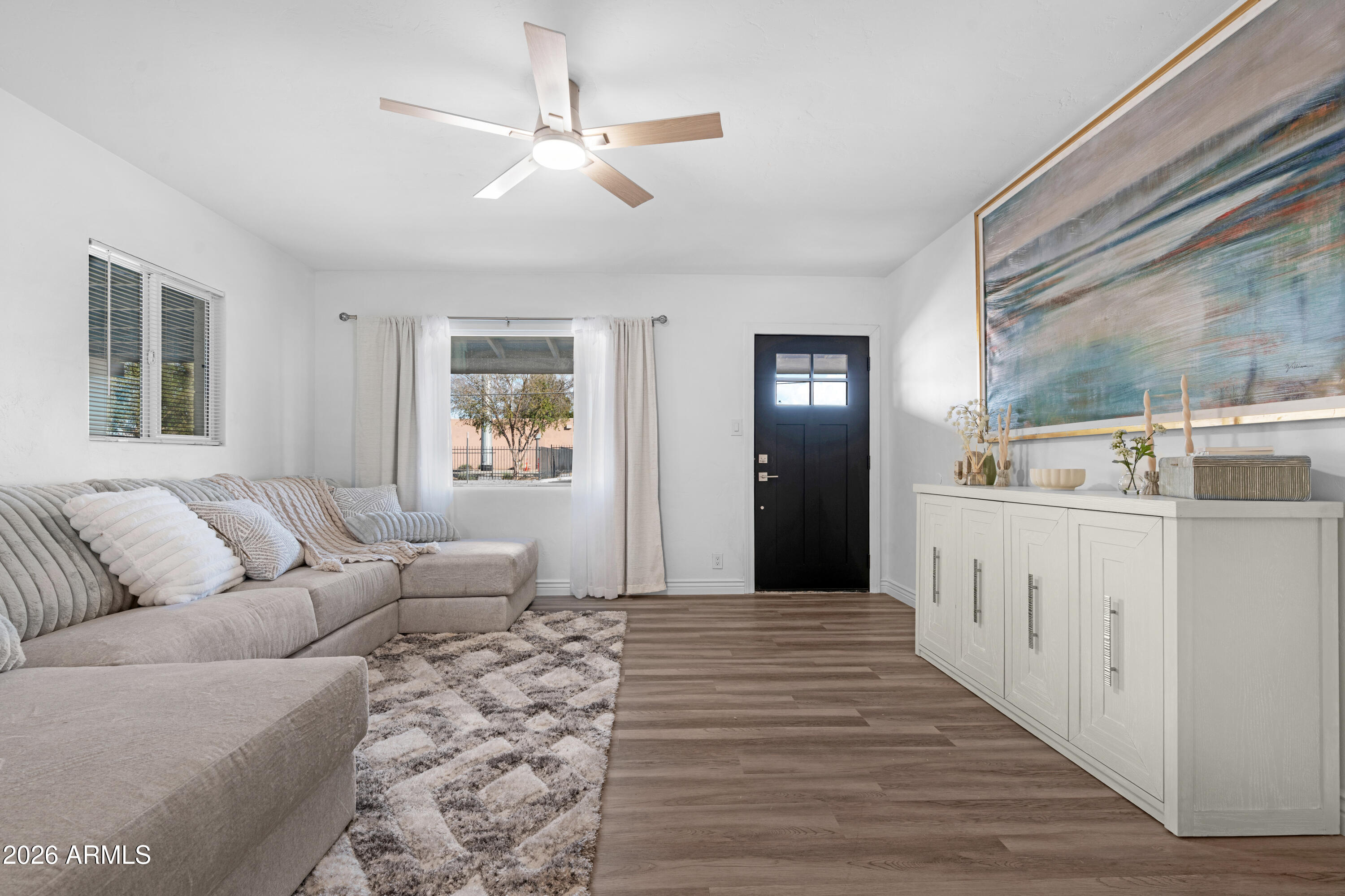 2617 West Osborn Road Phoenix, AZ 85017 - Photo 6 of 20 Living 4