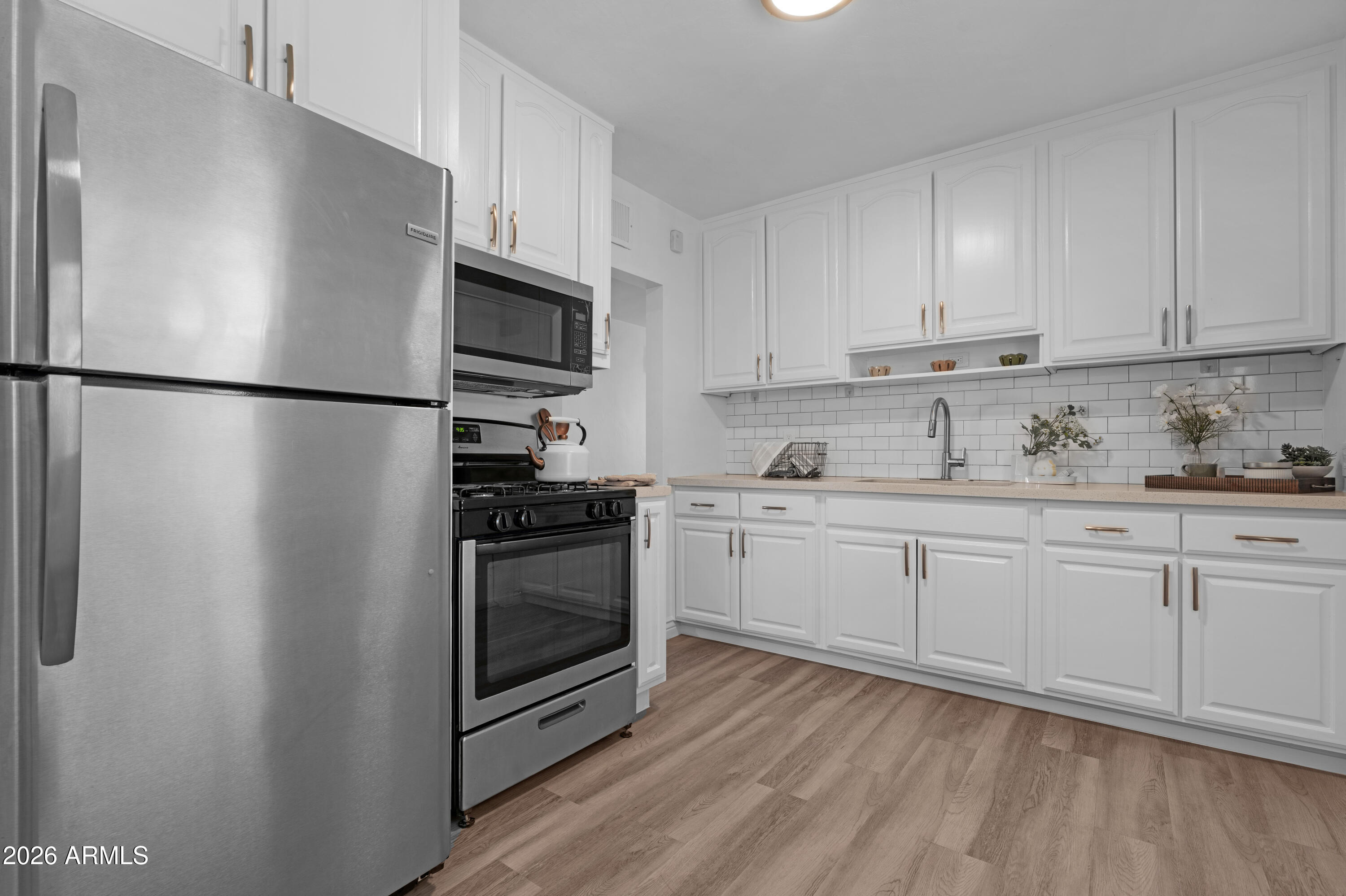 2617 West Osborn Road Phoenix, AZ 85017 - Photo 8 of 20 Kitchen 3